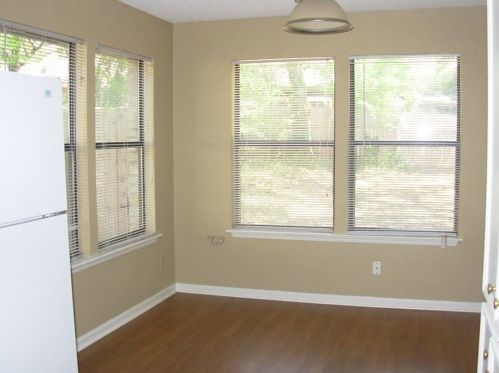 6204 Bend Of The River Dr, Austin TX  78746-7203 exterior