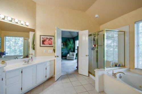 10720 Bay Laurel Trl, Austin TX 78750-3650 exterior