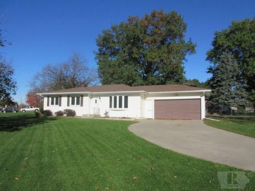 301 Pleasantview Rd, Marshalltown, IA 50158-5142