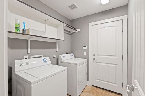 7000 Bay City Bnd, Austin TX 78725-2938 exterior