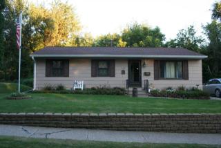 321 5th Street Ct, Silvis, IL 61282-2139