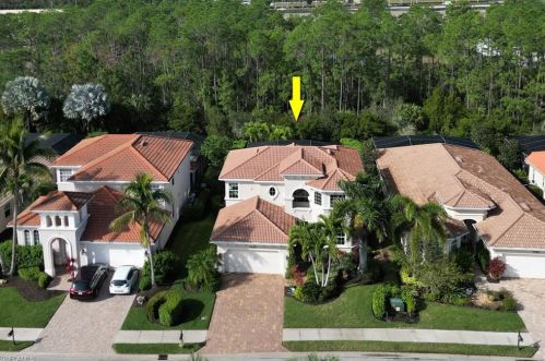 7659 Martino Cir, Naples, FL 34112-2870