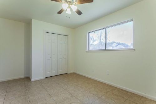 5305 Beckett Cir, Austin TX 78749-2114 exterior