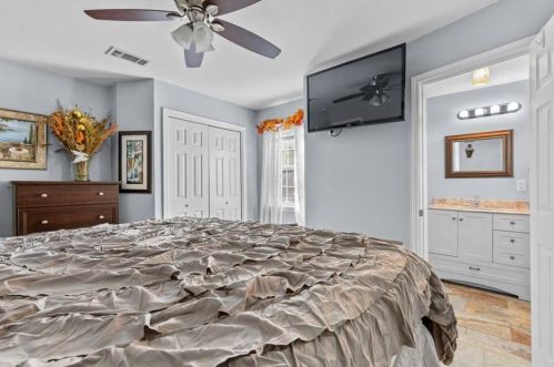 6908 Cherrydale Dr, Austin TX 78745-5344 exterior