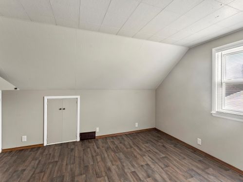 1216 Cherry Rd, Manitowoc WI 54220-1918 exterior