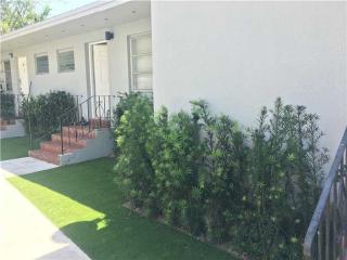 551 67th St, Miami FL  33138-5620 exterior