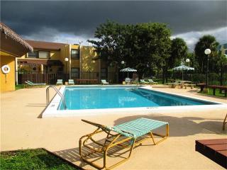 9980 9th Street Cir, Miami FL  33172-5101 exterior