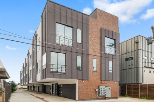 2006 Fitzhugh Ave, Dallas TX  75204-4694 exterior