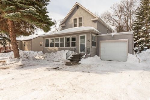 104 2nd St, Dilworth, MN 56529-1236