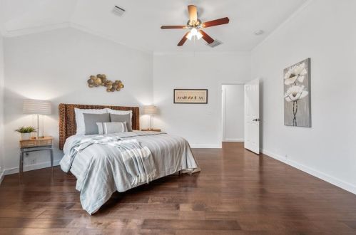 5016 Calhoun Cyn Loop, Austin TX 78735-6450 exterior