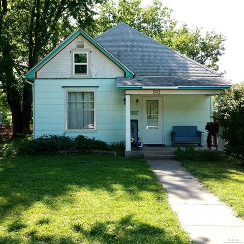 221 Main St, Lindsborg, KS 67456-2228