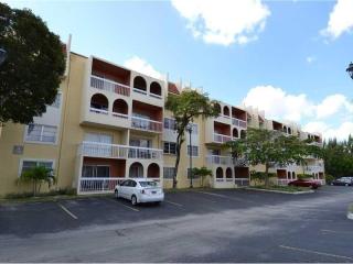 7701 Camino Real, Miami FL  33143-7161 exterior