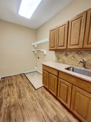 7206 Anaqua Dr, Austin TX 78750-7929 exterior