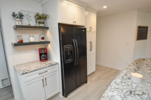 514 Buckingham Way, Chenequa WI 53029-2544 exterior