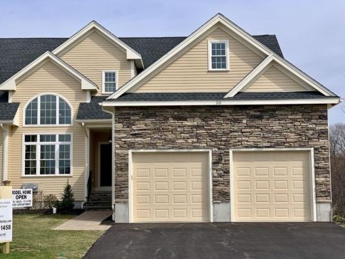 20 Fairway View Dr, Sutton, MA 01590