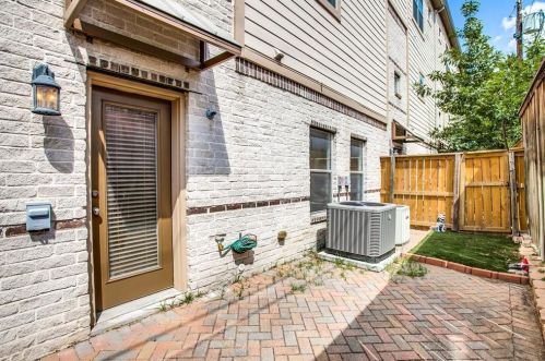 4830 Cedar Springs Rd, Dallas TX 75219-1366 exterior