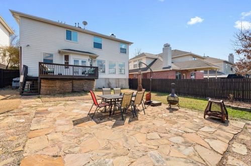 3921 Cyn Gln Cir, Austin TX 78732-2187 exterior