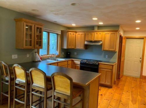 87 Highland St, Mashpee MA  02649-4349 exterior