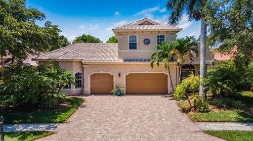 5935 Barclay Ln, Naples, FL 34110-7306