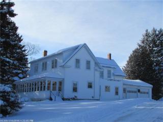 233 Court St, Houlton, ME 04730-1956