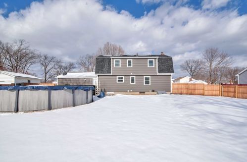 61 Moreau Dr, Chicopee MA 01020-4826 exterior