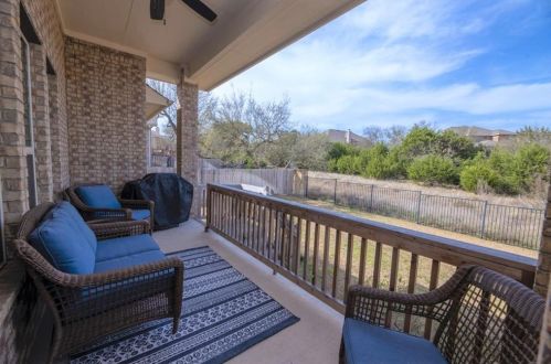 676 Catalina Ln, Austin TX 78737-4715 exterior