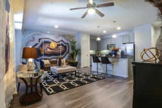 901 Red River St, Austin TX  78701-2699 exterior