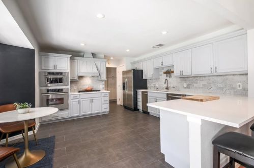 7105 Fence Line Dr, Austin TX 78749-2312 exterior