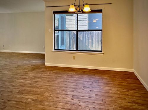 7010 Dallas Dr, Austin TX  78729-7805 exterior