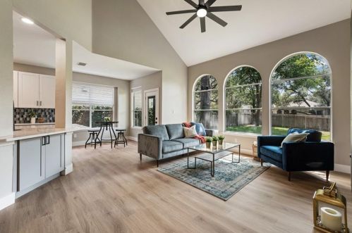 10209 Broomflower Dr, Austin TX 78739-1448 exterior