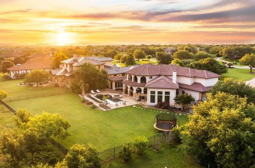 316 Dawn River Cv, Austin TX 78732-1986 exterior