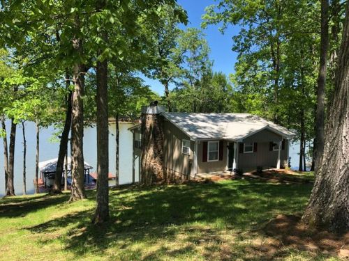 685 Embos Island St, Sand Rock, AL 35983-3920