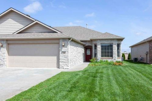 730 Cottonwood Dr, Park City, KS 67147-3217