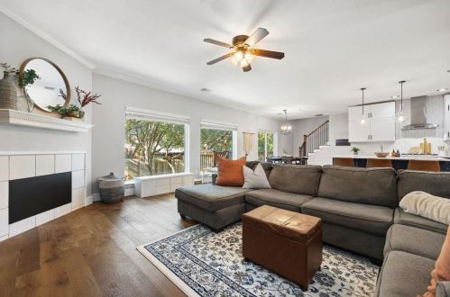 4246 Cyn Gln Cir, Austin TX 78732-2187 exterior