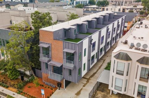 2006 Fitzhugh Ave, Dallas TX  75204-4694 exterior