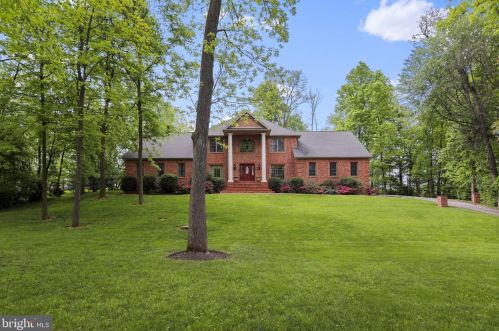 8400 Country Home Ln, Boonsboro, MD 21713-1950