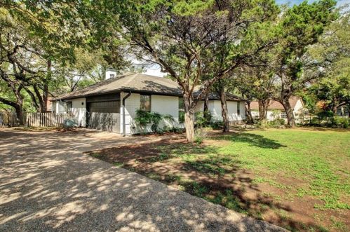 7103 Anaqua Dr, Austin TX  78750-8310 exterior