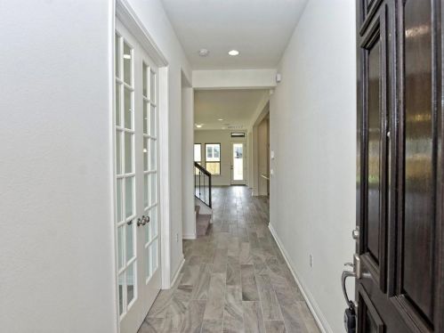 12904 Cardinal Flower Dr, Austin TX  78739 exterior