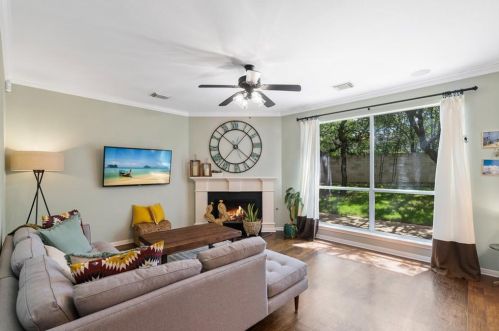 4177 Canyon Glen Cir, Austin TX  78732-2183 exterior