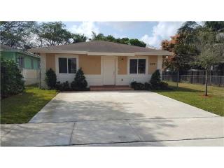 2370 57th St, Miami, FL 33142-2957