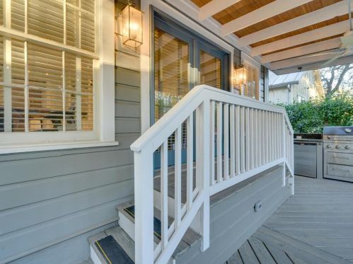 1703 31 St, Austin TX 78705-2148 exterior