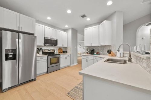 4105 Canyon Glen Cir, Austin TX  78732-2183 exterior