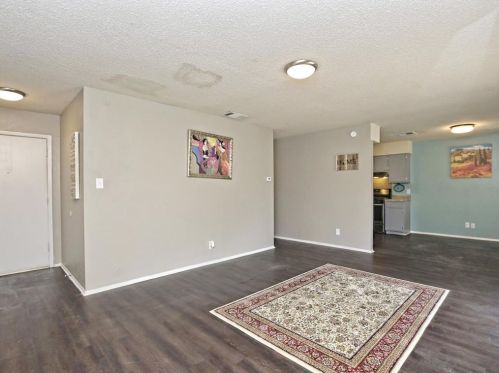 405 Blueberry Hl, Austin TX  78745-4015 exterior