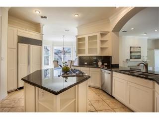 2800 Trailview Mesa Cv, Austin TX  78746-1975 exterior