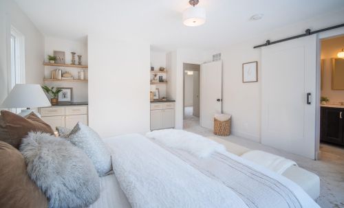 1850 Journeys Dr, Chenequa WI  53029-9367 exterior