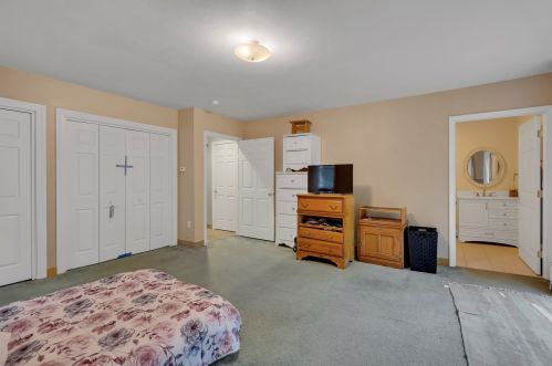 85 Blue Castle Dr, Mashpee MA 02649-3770 exterior