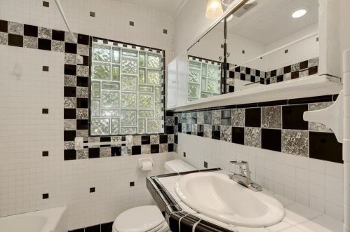 1002 43 St, Austin TX 78751-4415 exterior