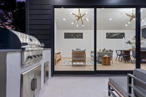 4211 Burney Dr, Austin TX 78731-1207 exterior