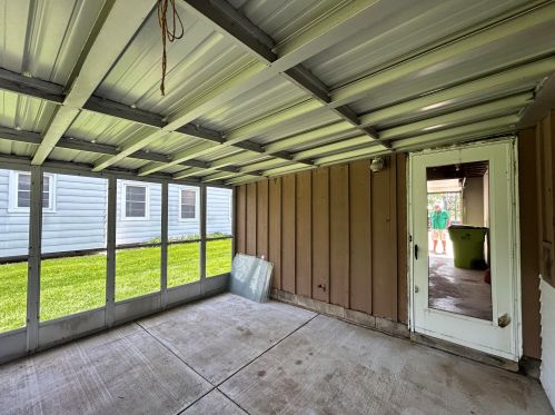 214 Park Ave, Chenequa WI  53029-2116 exterior