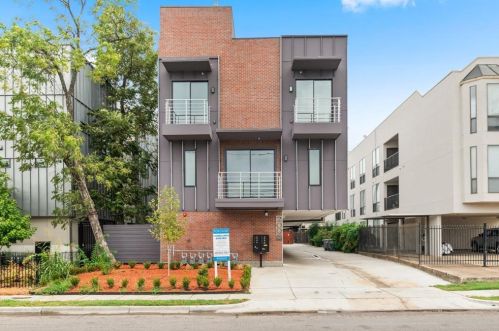 2006 Fitzhugh Ave, Dallas TX  75204-4694 exterior